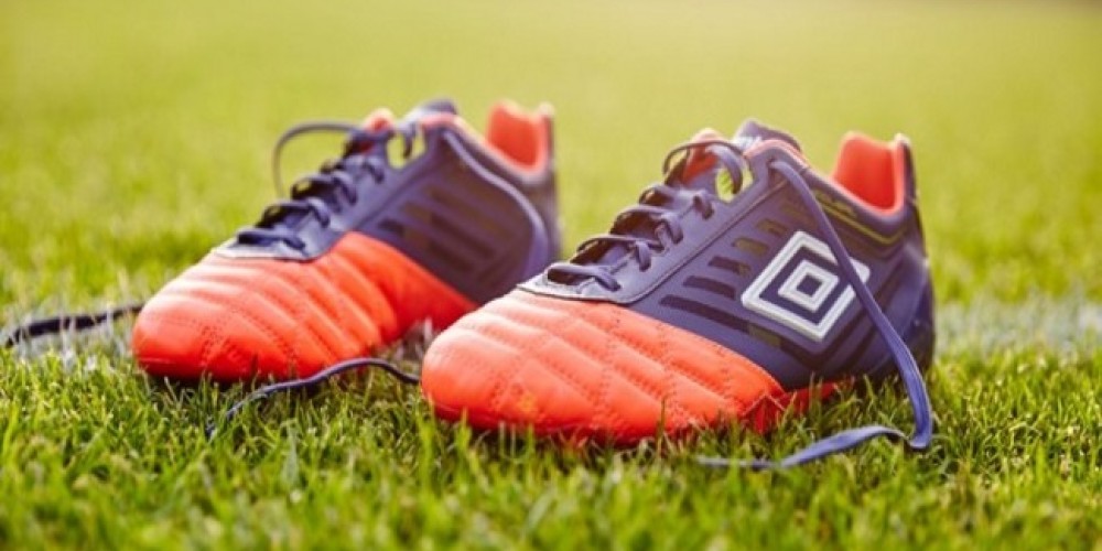 Umbro lanz&oacute; los nuevos botines Medusae Pro