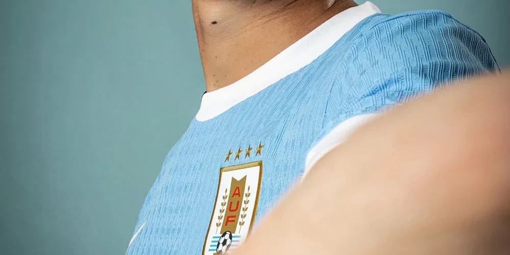 Uruguay present&oacute; la camiseta que usar&aacute; en la Copa Am&eacute;rica