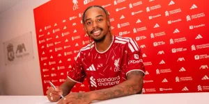 La Premier League gastó más que las otras cuatro grandes ligas juntas en el mercado de pases