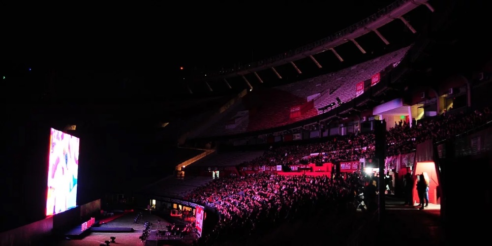 Pantalla Gigante Para Los Hinchas Que No Viajen Flamengo Si Y River Marketing Registrado La Comunidad Del Marketing Deportivo